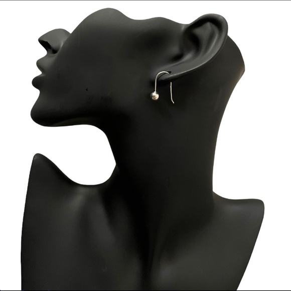 Sterling silver ball earring - Picture 2 of 3